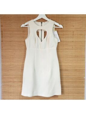 BCBGeneration White Dress Women’s 0 Keyhole Back 40” Length NWT